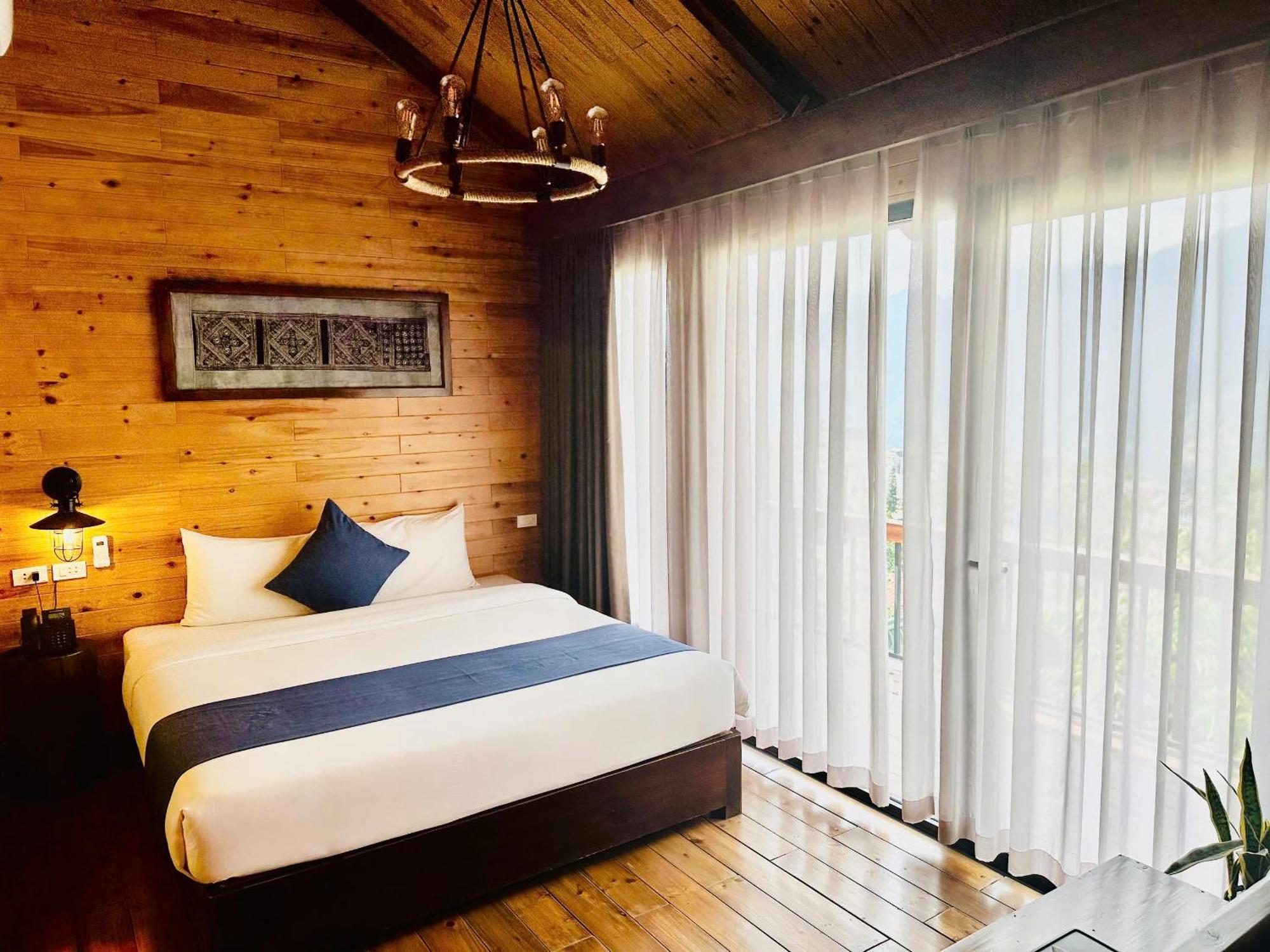 Lodge Pine Hill Eco