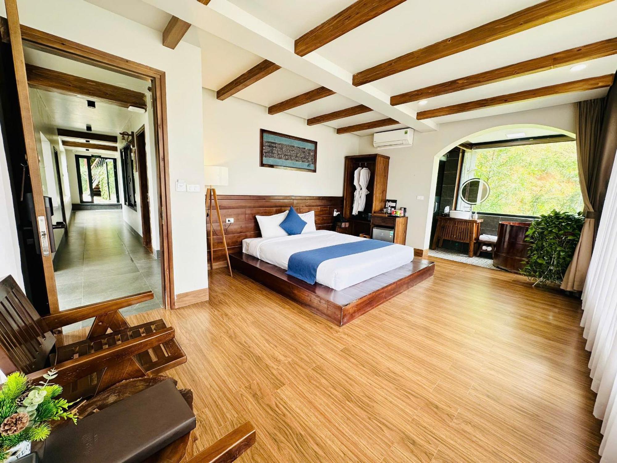 Lodge Pine Hill Eco *